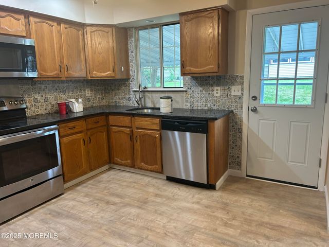 6B Alpine Road, Manchester, NJ 08759