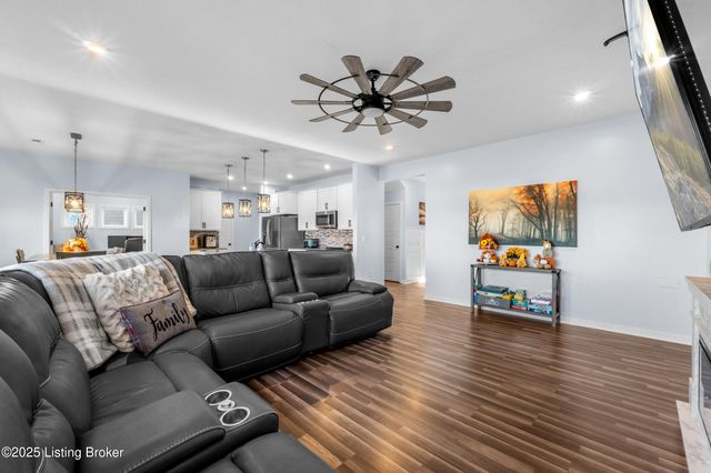 119 Wildflower Ct, Mt Washington, KY 40047