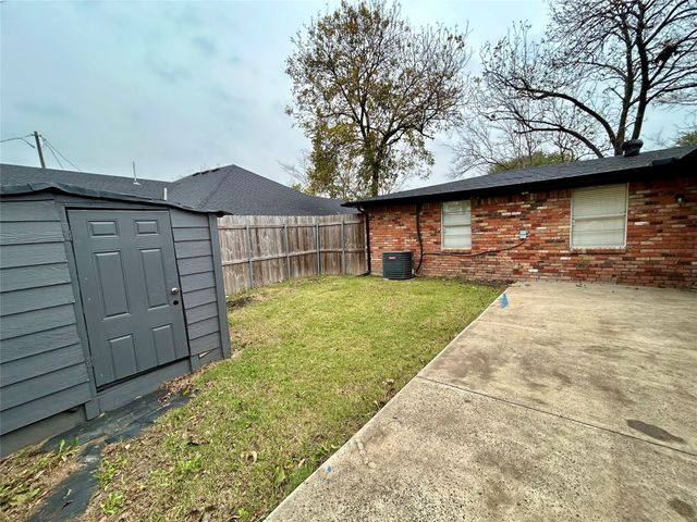 1300 Develon Drive, Mesquite, TX 75149