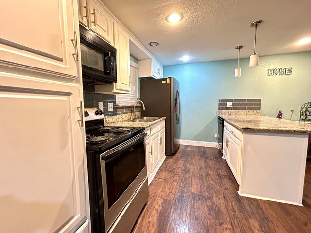 1300 Develon Drive, Mesquite, TX 75149