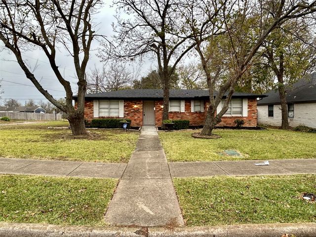 1300 Develon Drive, Mesquite, TX 75149