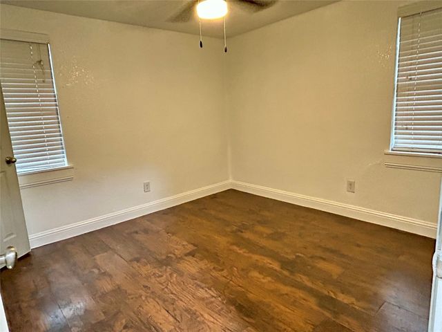 1300 Develon Drive, Mesquite, TX 75149