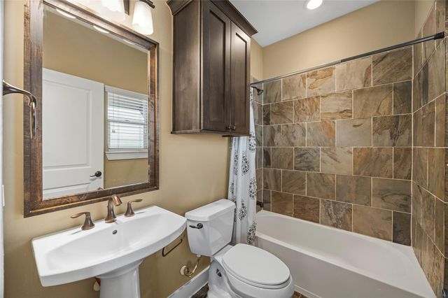 1115 W 15th Street, Houston, TX 77008