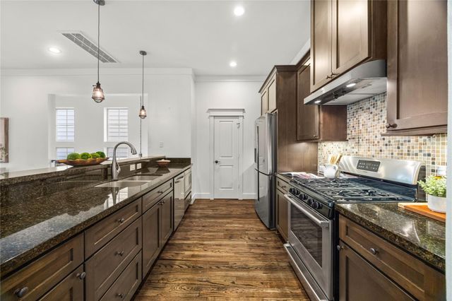 1115 W 15th Street, Houston, TX 77008
