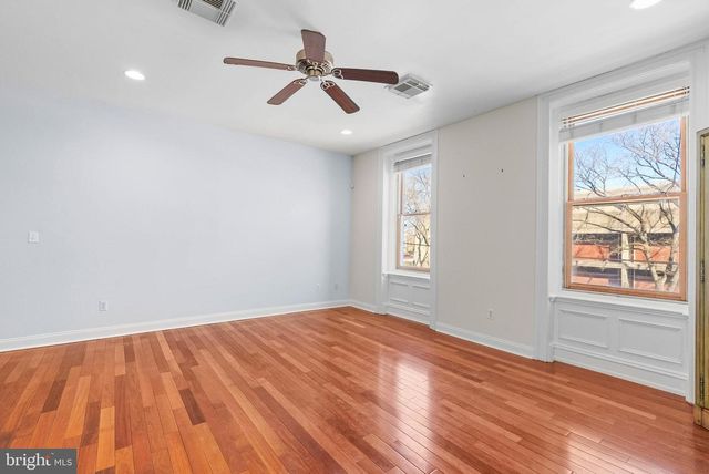 1712 W GIRARD AVE, Philadelphia, PA 19130