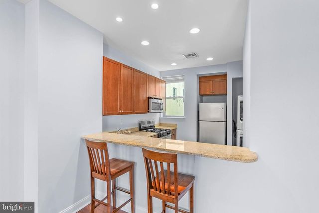 1712 W GIRARD AVE, Philadelphia, PA 19130