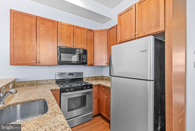 1712 W GIRARD AVE, Philadelphia, PA 19130