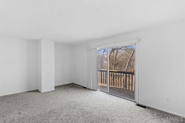 5728 Country Club Road, Washington, MO 63090