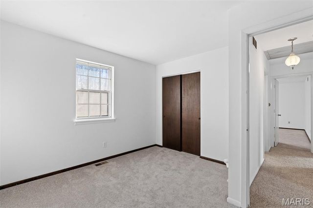 5728 Country Club Road, Washington, MO 63090