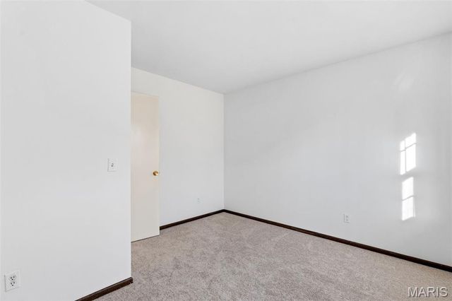 5728 Country Club Road, Washington, MO 63090