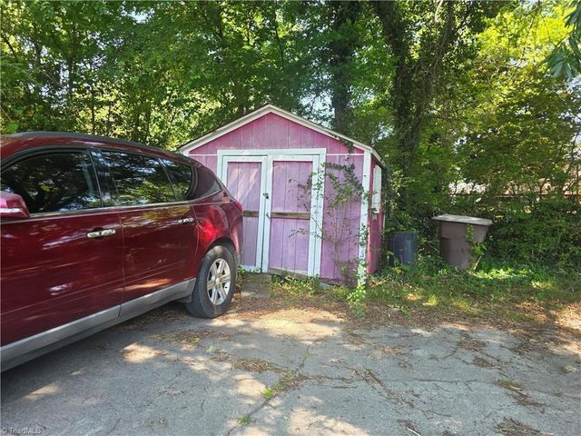 909 E Florida Street, Greensboro, NC 27406
