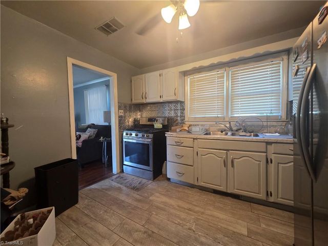909 E Florida Street, Greensboro, NC 27406