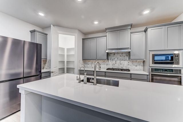 9522 Rialto Creek Drive, Cypress, TX 77433