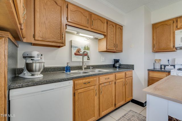 631 South Elm Avenue, Erwin, TN 37650