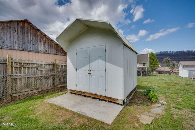 631 South Elm Avenue, Erwin, TN 37650