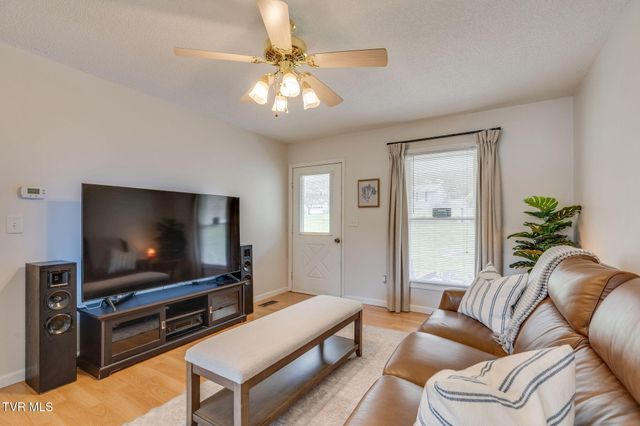 631 South Elm Avenue, Erwin, TN 37650