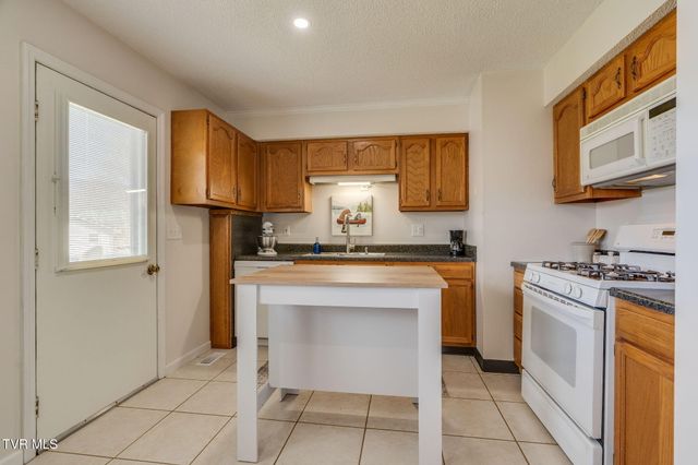 631 South Elm Avenue, Erwin, TN 37650