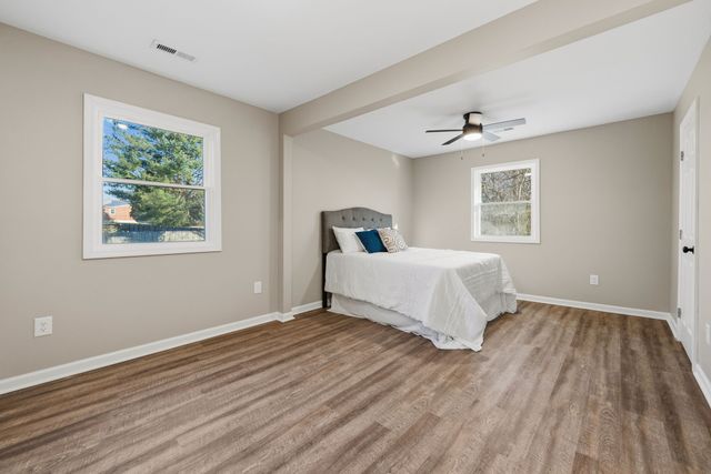 315 Rossview Rd, Clarksville, TN 37043