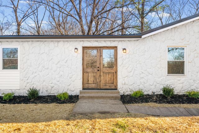 315 Rossview Rd, Clarksville, TN 37043