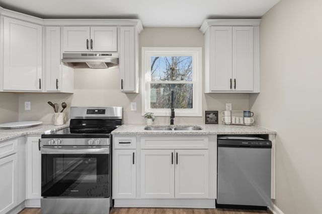 315 Rossview Rd, Clarksville, TN 37043