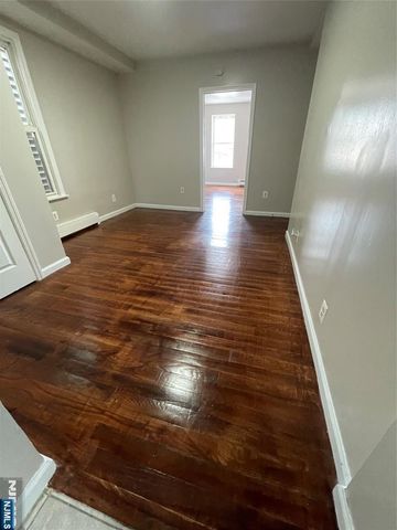 522 Mulberry Street, Newark, NJ 07114