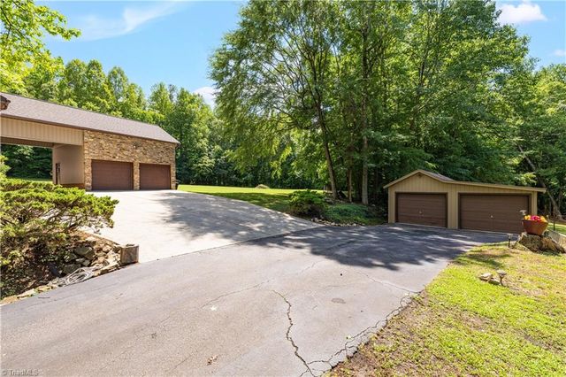 3505 Ivey Lane, Trinity, NC 27370
