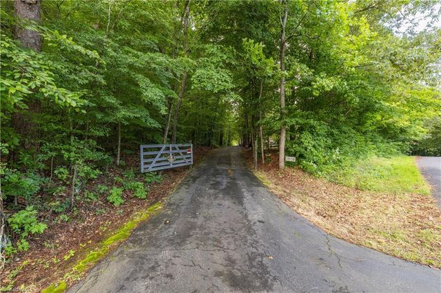 3505 Ivey Lane, Trinity, NC 27370