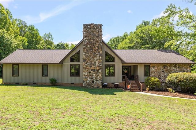 3505 Ivey Lane, Trinity, NC 27370