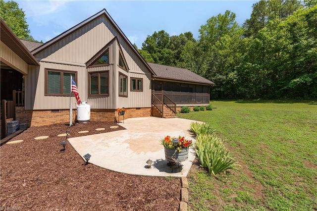 3505 Ivey Lane, Trinity, NC 27370