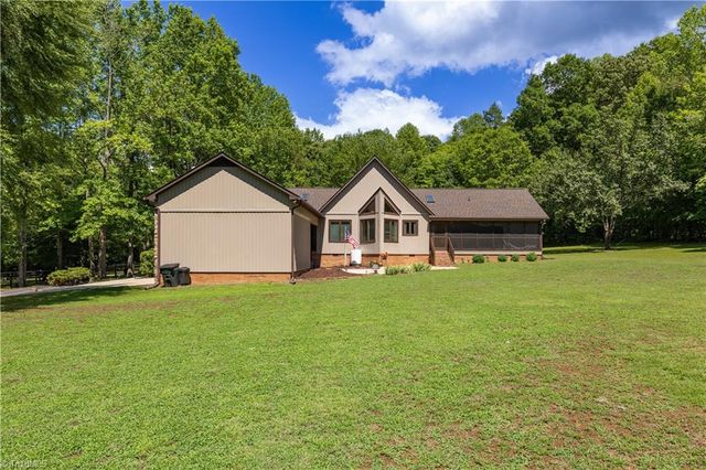 3505 Ivey Lane, Trinity, NC 27370