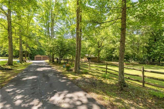 3505 Ivey Lane, Trinity, NC 27370