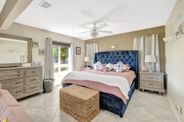 1041 SW General Patton Terrace, Port St Lucie, FL 34953