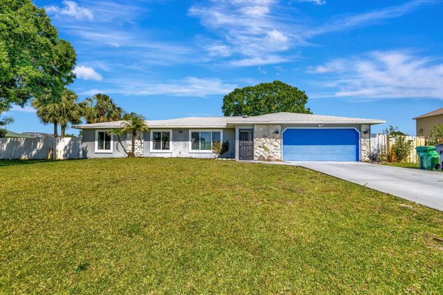 1041 SW General Patton Terrace, Port St Lucie, FL 34953