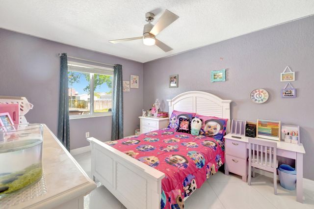 1041 SW General Patton Terrace, Port St Lucie, FL 34953