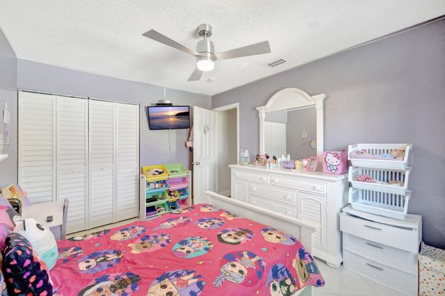 1041 SW General Patton Terrace, Port St Lucie, FL 34953
