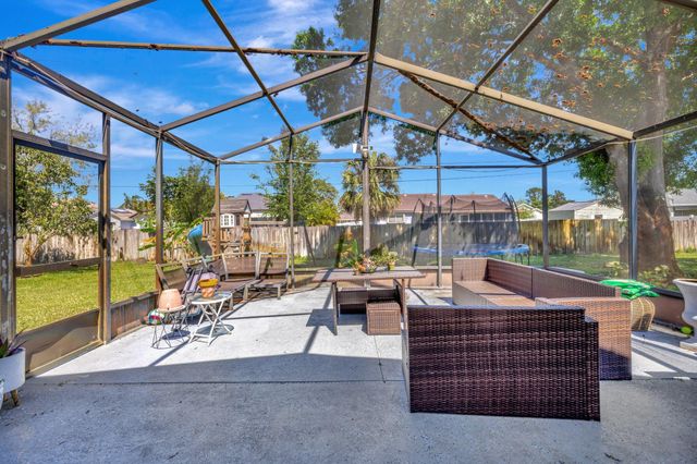 1041 SW General Patton Terrace, Port St Lucie, FL 34953