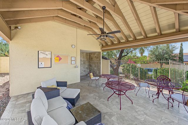 310 E Highcourte Lane, Oro Valley, AZ 85737