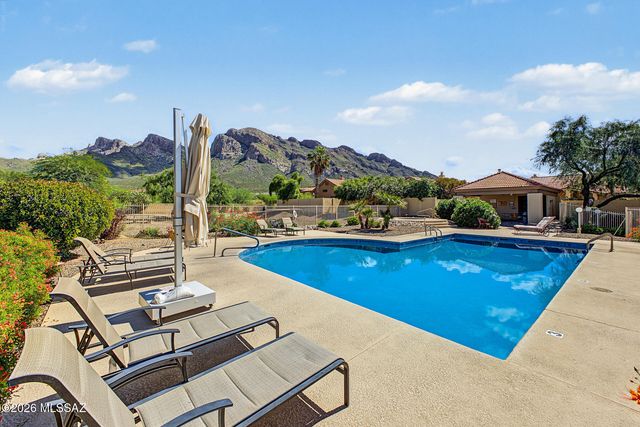 310 E Highcourte Lane, Oro Valley, AZ 85737