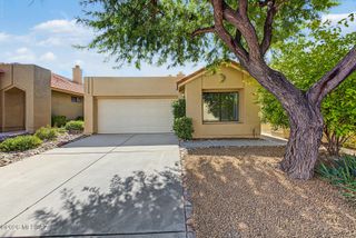 310 E Highcourte Lane, Oro Valley, AZ 85737