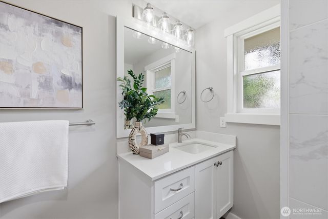 14237 105th Avenue NE, Kirkland, WA 98034
