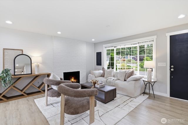 14237 105th Avenue NE, Kirkland, WA 98034