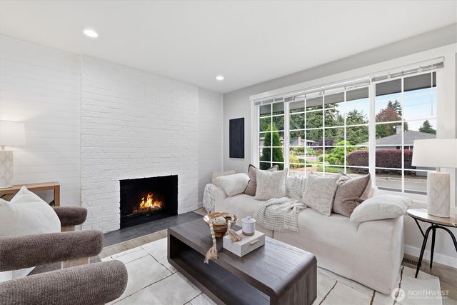 14237 105th Avenue NE, Kirkland, WA 98034