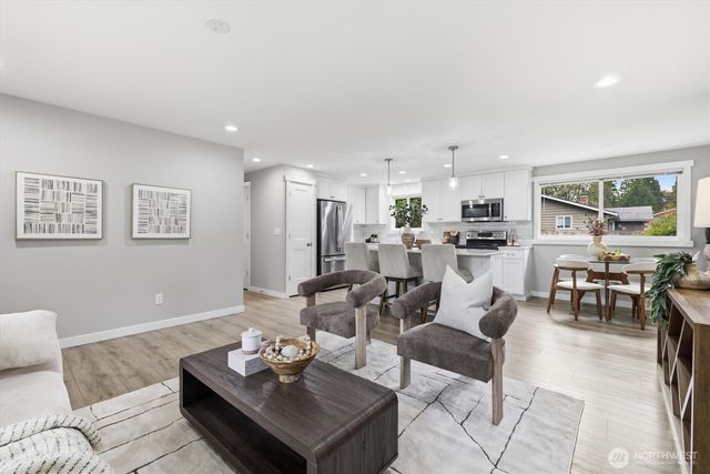 14237 105th Avenue NE, Kirkland, WA 98034