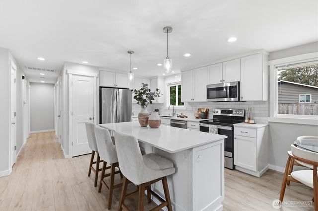 14237 105th Avenue NE, Kirkland, WA 98034