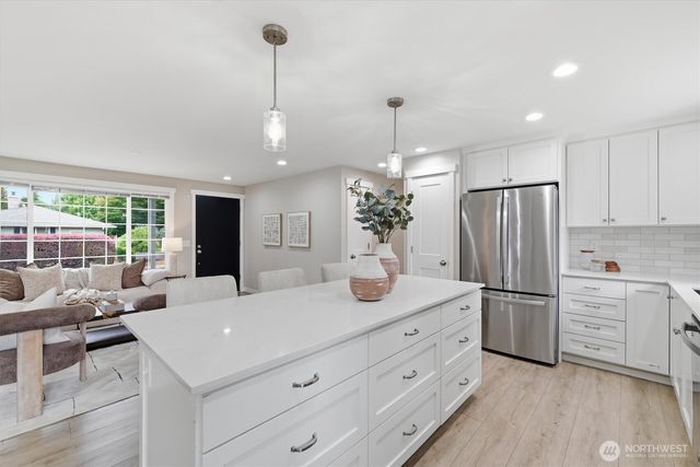 14237 105th Avenue NE, Kirkland, WA 98034