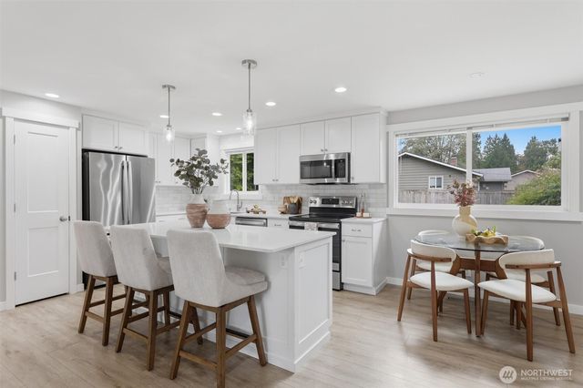 14237 105th Avenue NE, Kirkland, WA 98034
