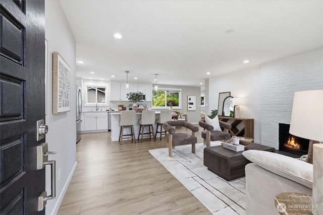 14237 105th Avenue NE, Kirkland, WA 98034