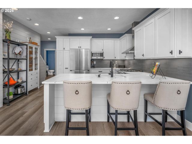 10262 Nw FORESTVIEW Way, Portland, OR 97229