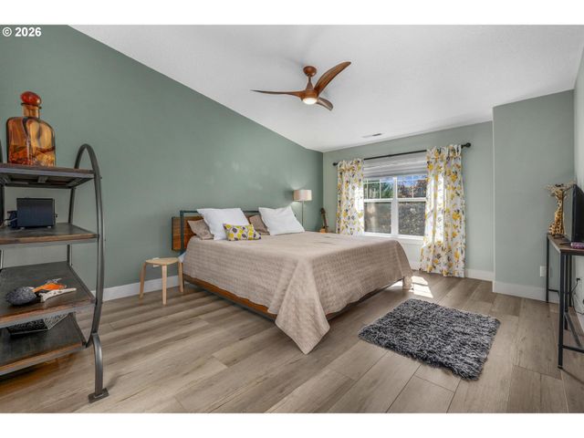 10262 Nw FORESTVIEW Way, Portland, OR 97229