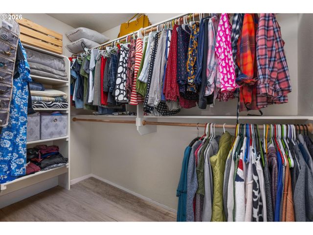 10262 Nw FORESTVIEW Way, Portland, OR 97229